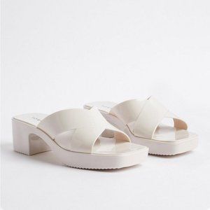 TORRID SIZE 6 JELLY CRISS CROSS HEEL SANDAL (WW) WHITE SHOES CHUNKY FLATFORM